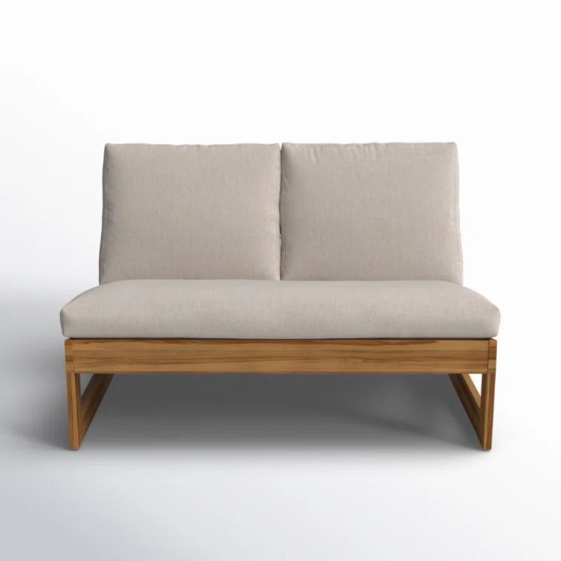 utendørs grå toseters sofa