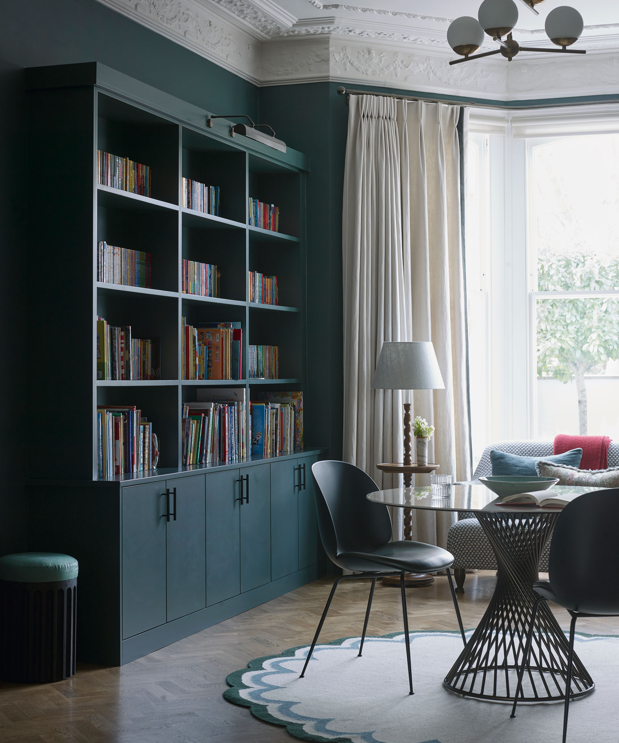 Bibliotek i viktoriansk hus i London