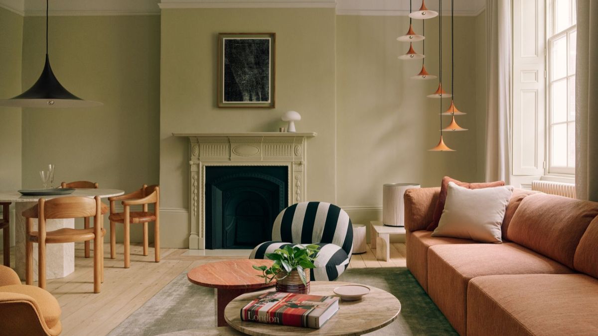 Hvordan bruke dristige farger i et nøytralt designskjema, ifølge det globale hjemmeutstyrsmerket GUBI