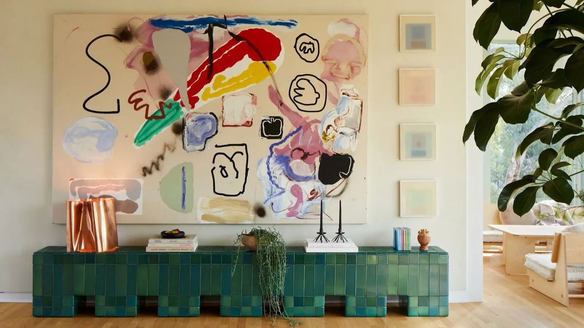 Hva 5 forskjellige designere ville fortalt deg å gjøre med en tom vegg