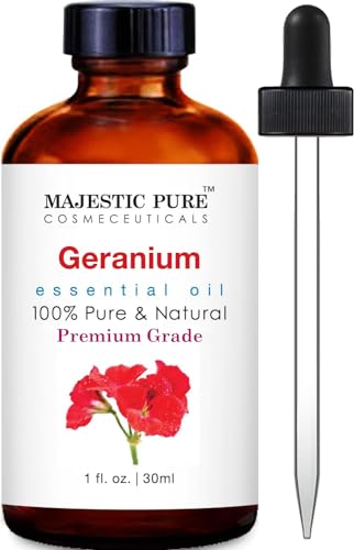 Ravgul glassflaske med hvit etikett som leser Pure Geranium Essential Oil | 100 % ren og naturlig geraniumolje | Premium karakter