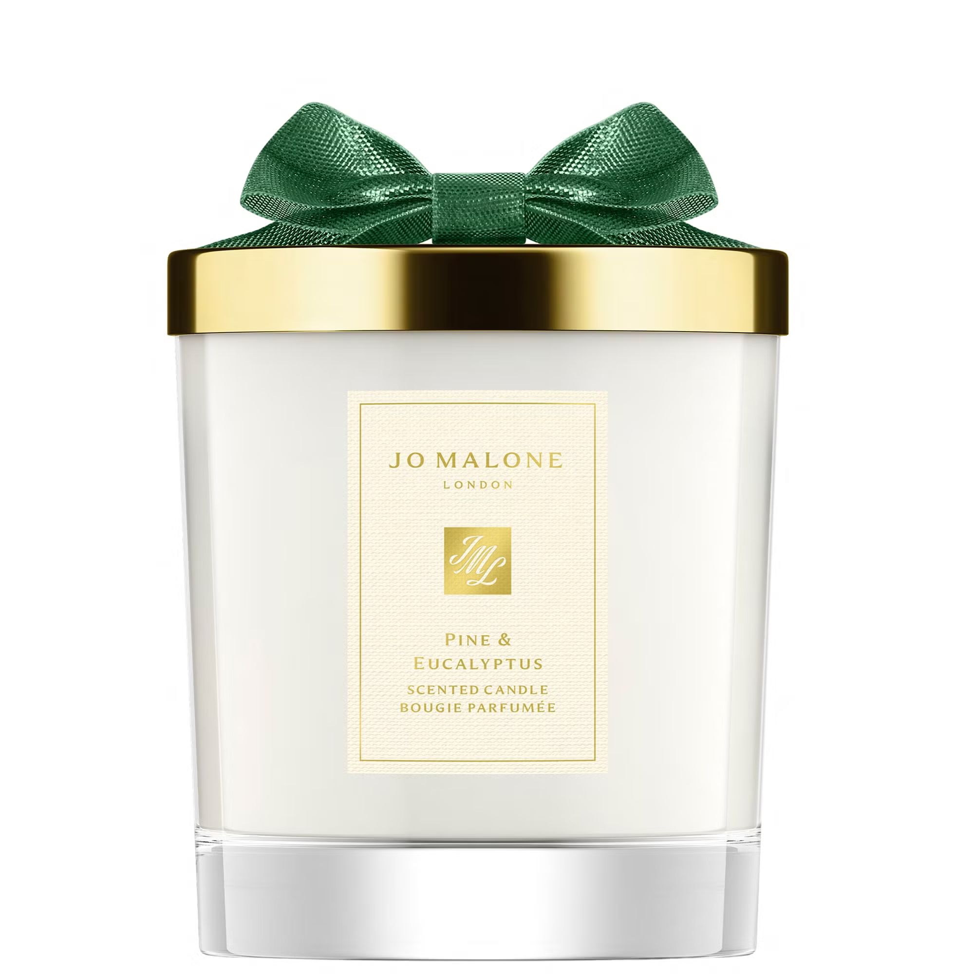 Jo Malone Pine & Eucalyptus Candle mot hvit bakgrunn.