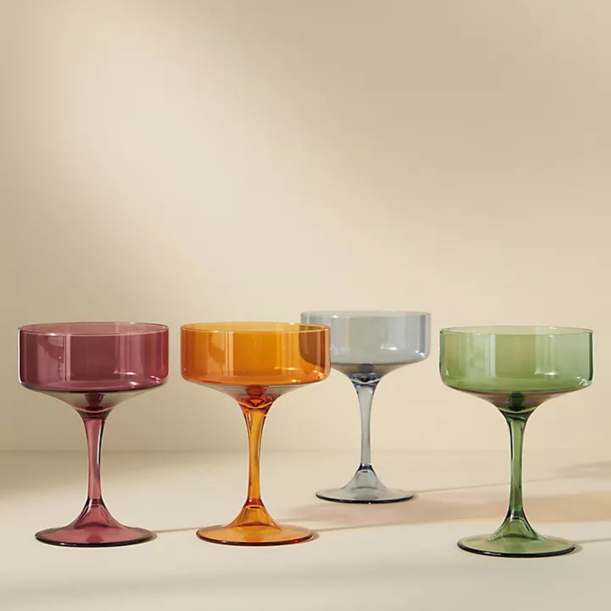 Sett med 4 fargerike coupeglass