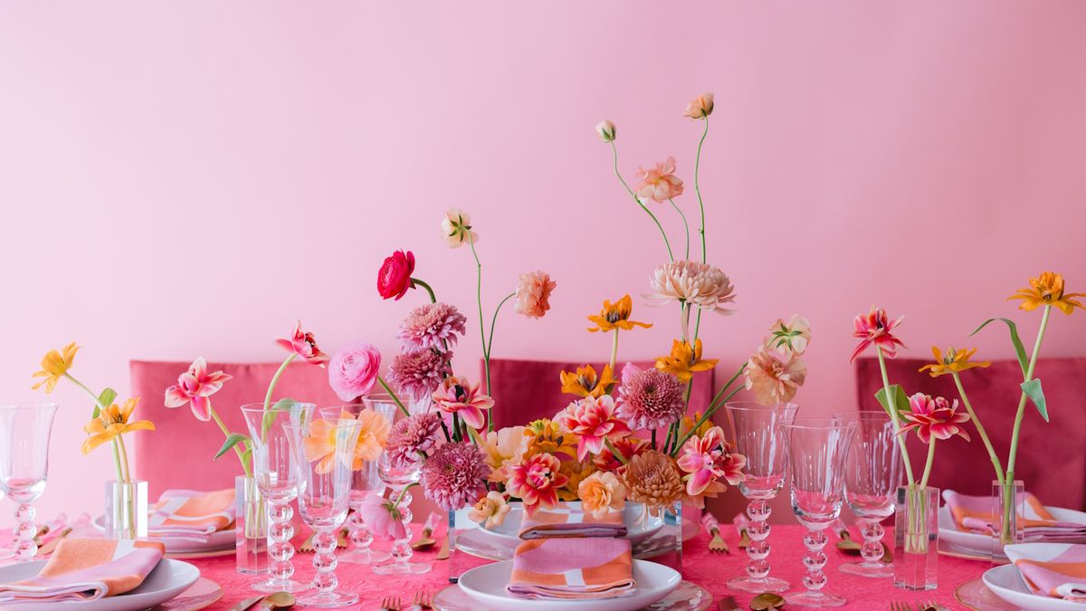 "En blomst dyrket fra frø er den perfekte metaforen for vår individuelle kreativitet" - hvorfor blomstertrender i 2025 handler om å gå tilbake og la naturen jorde oss