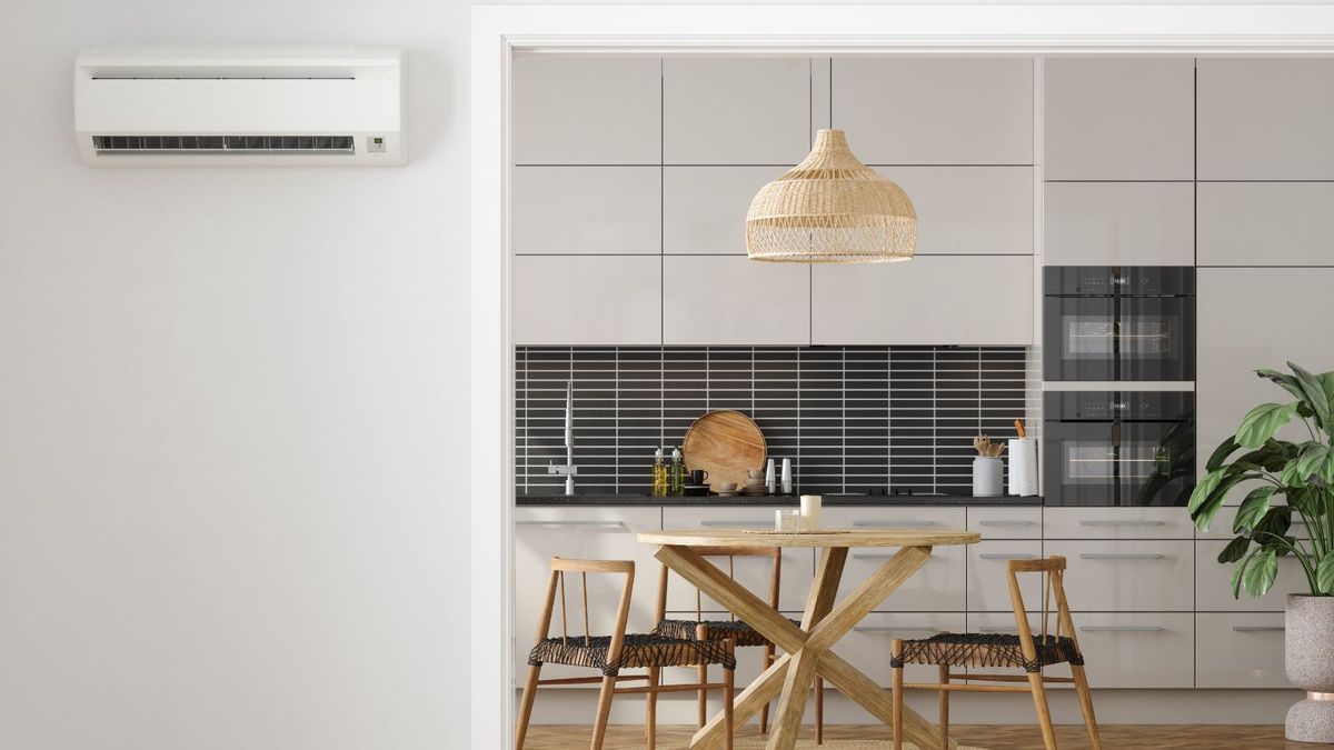 Er det en brennende lukt som kommer ventilasjonsåpningene dine? Eksperter avslører 4 vanlige årsaker, når du skal ringe proffene, og når det er på tide å ringe 911