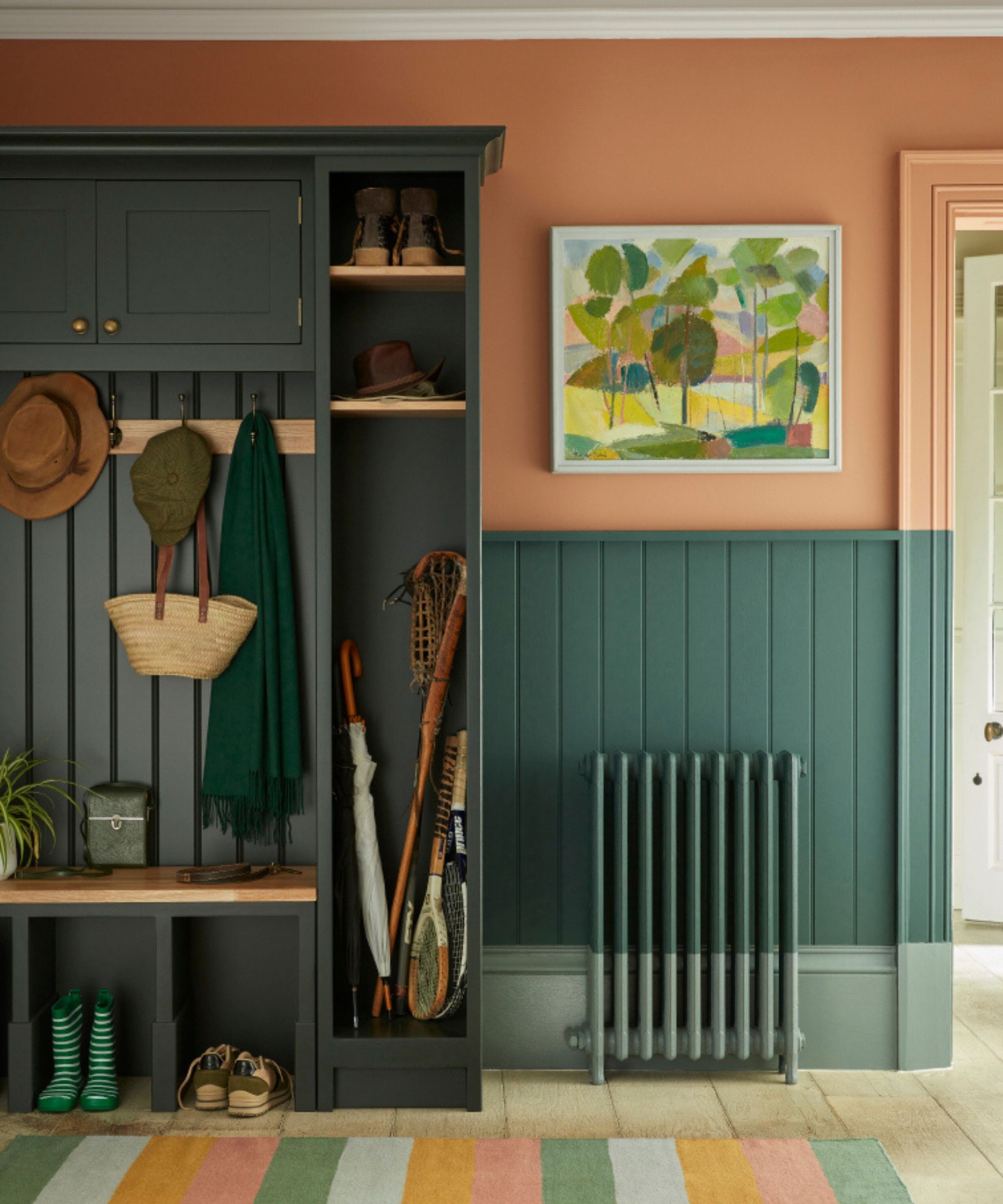 bootroom med teal og korallvegger