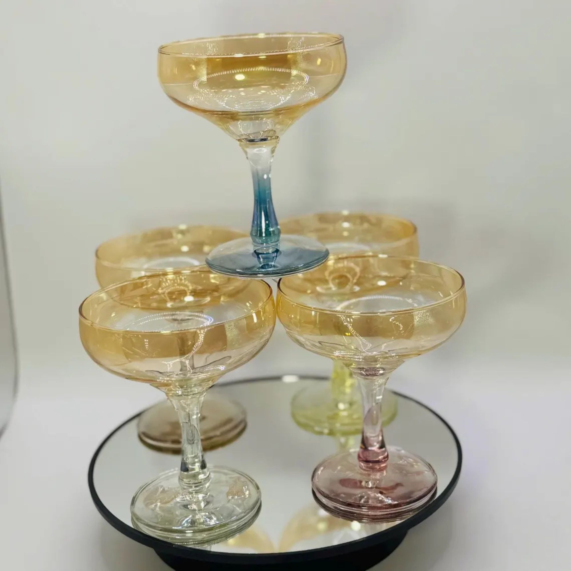 Sjelden vintage sett med 5 champagne -kupéglass