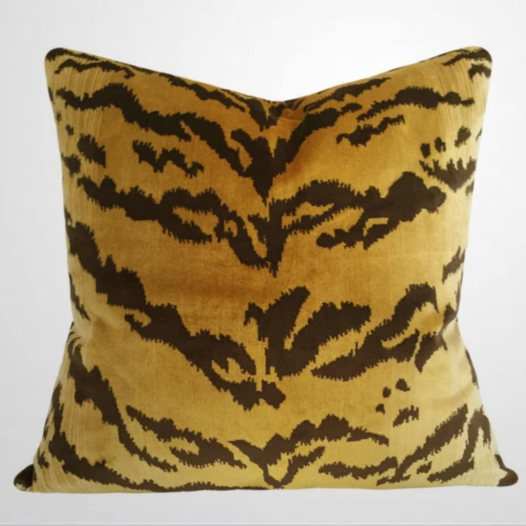 Aroggeld Tiger Pillow Velvet Chinoiserie