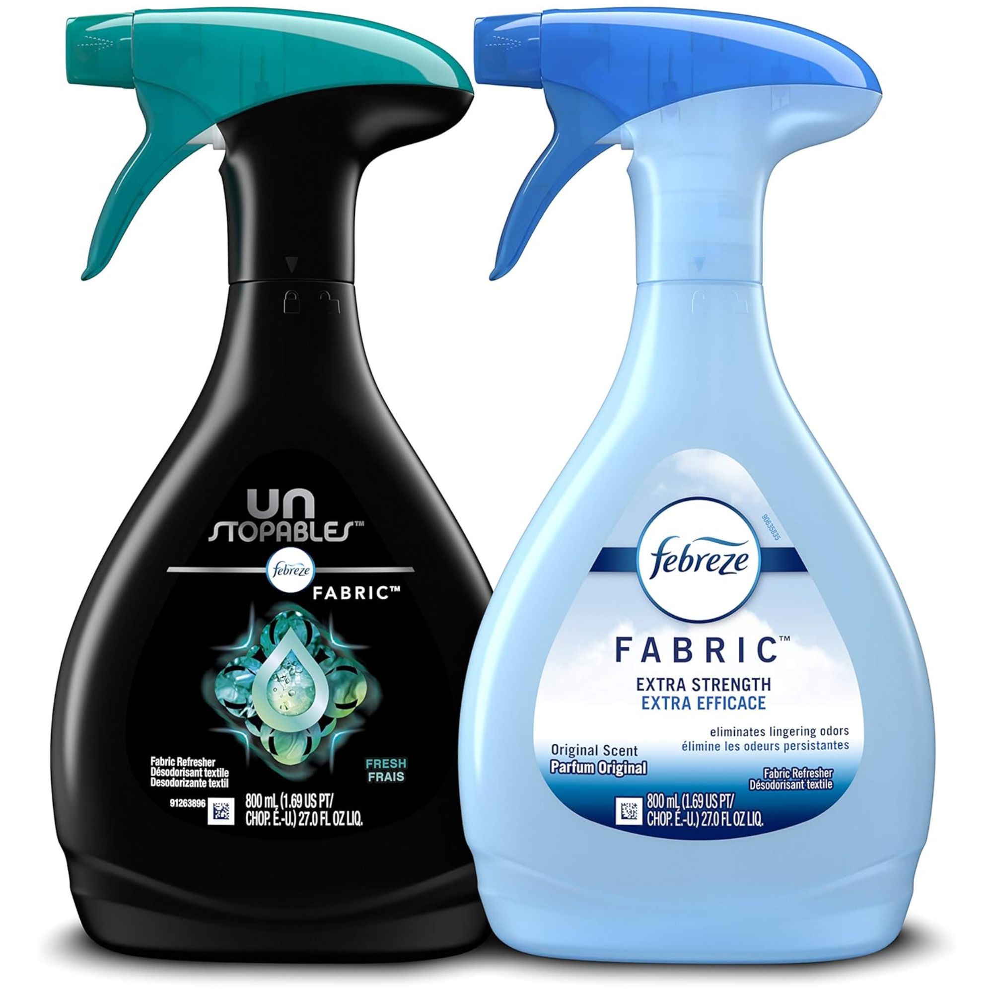 En blå sprayflaske med Febreze -stofffrisker ved siden av en svart og teal sprayflaske