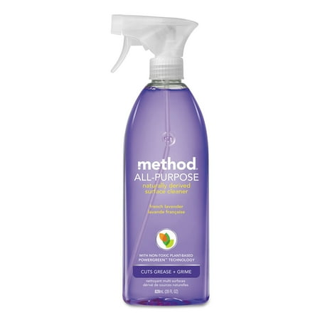 En klar plastsprayflaske med lilla væske inni. En hvit spray -dyse. Metode merkevarebygging foran.