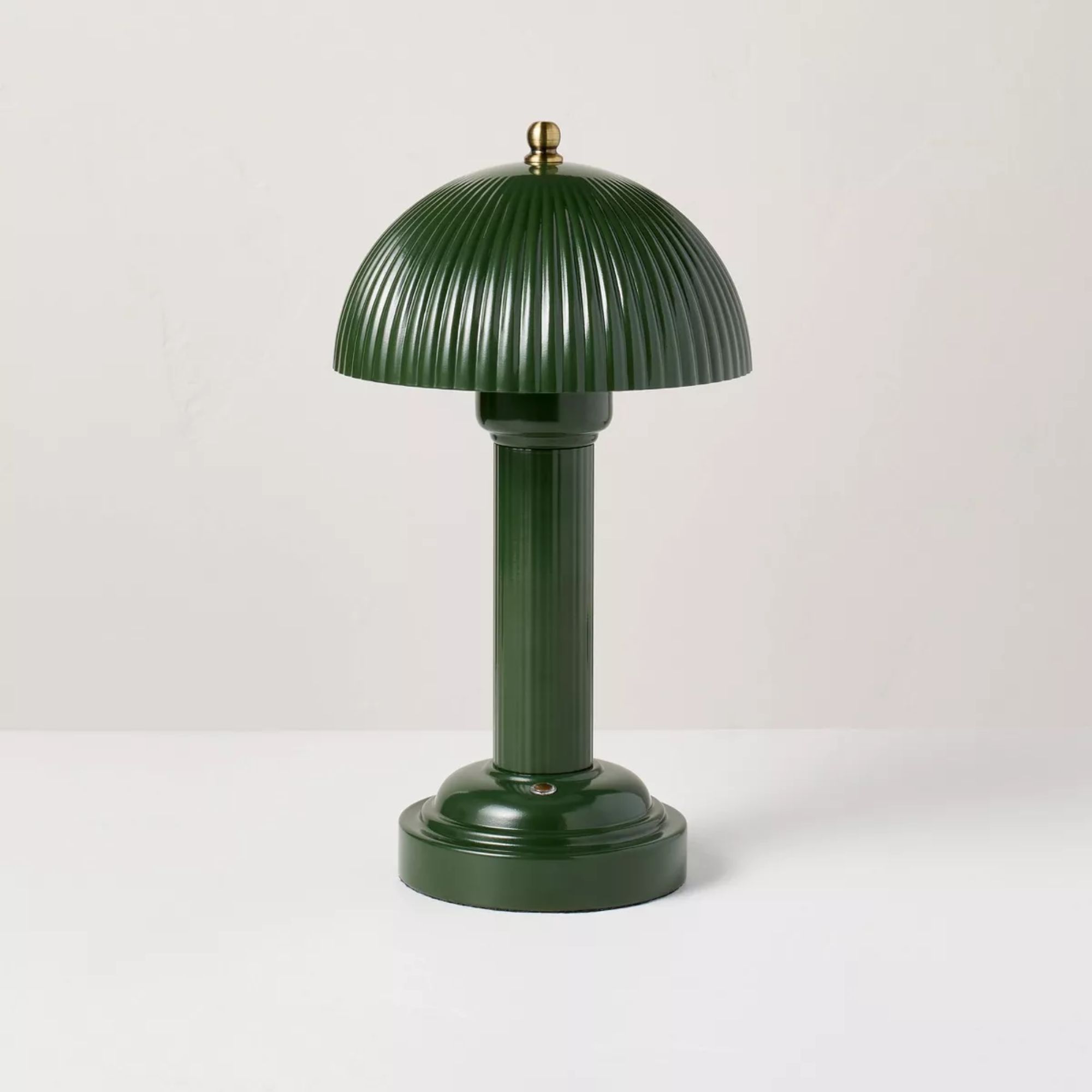 Rillet metall oppladbar bibliotekbordlampe