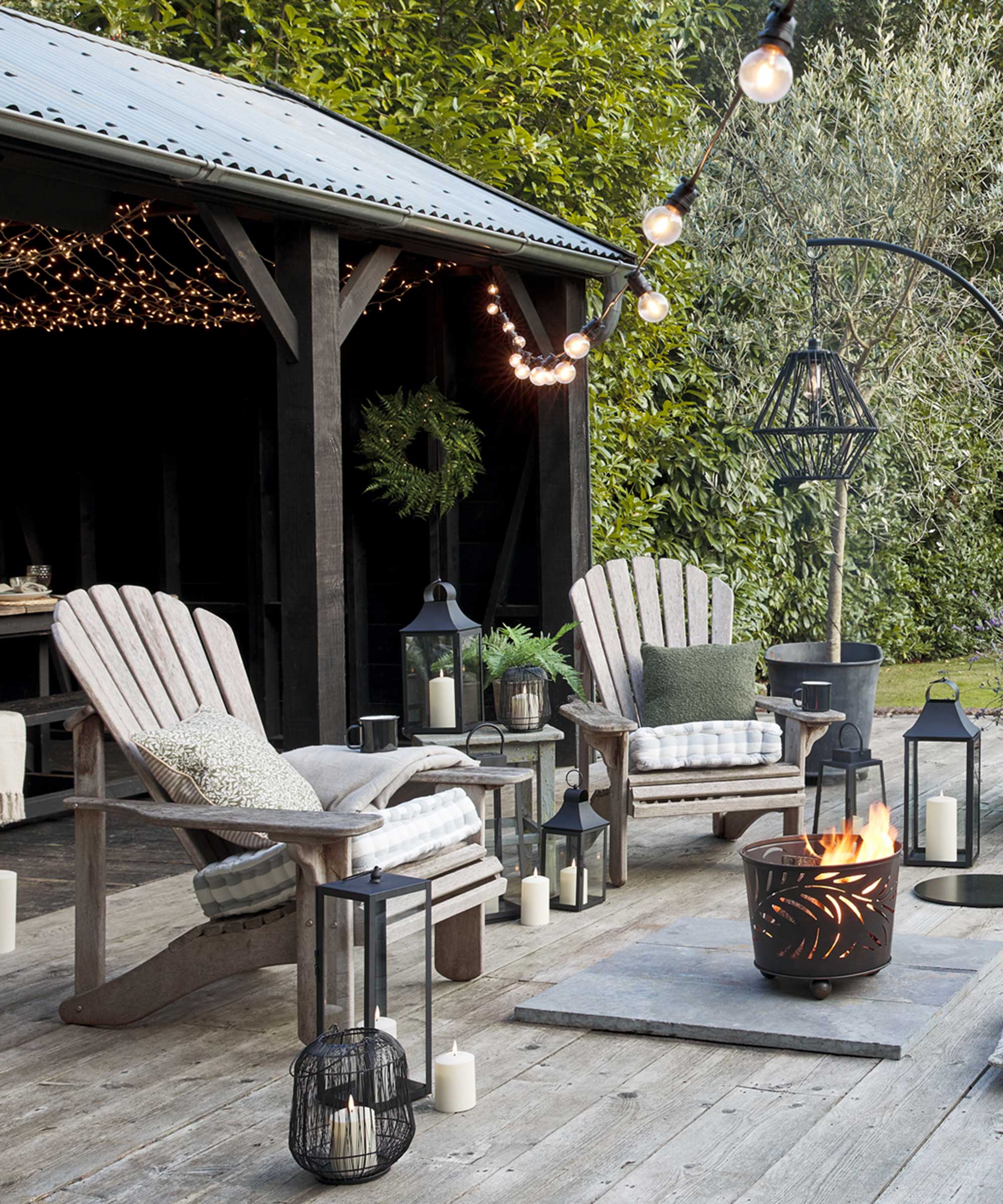 terrassebord med ildsted