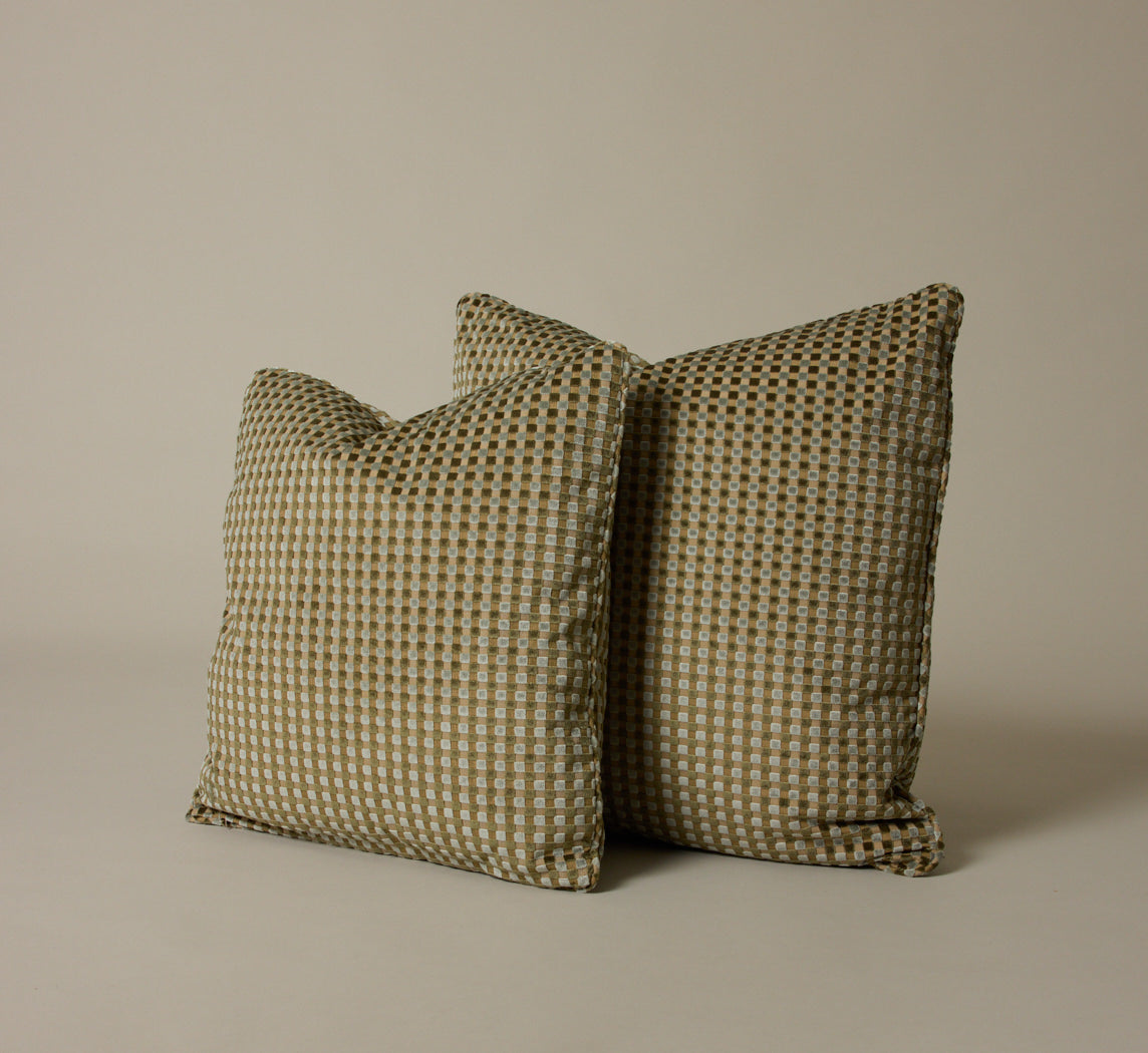 Reed Pillow 24
